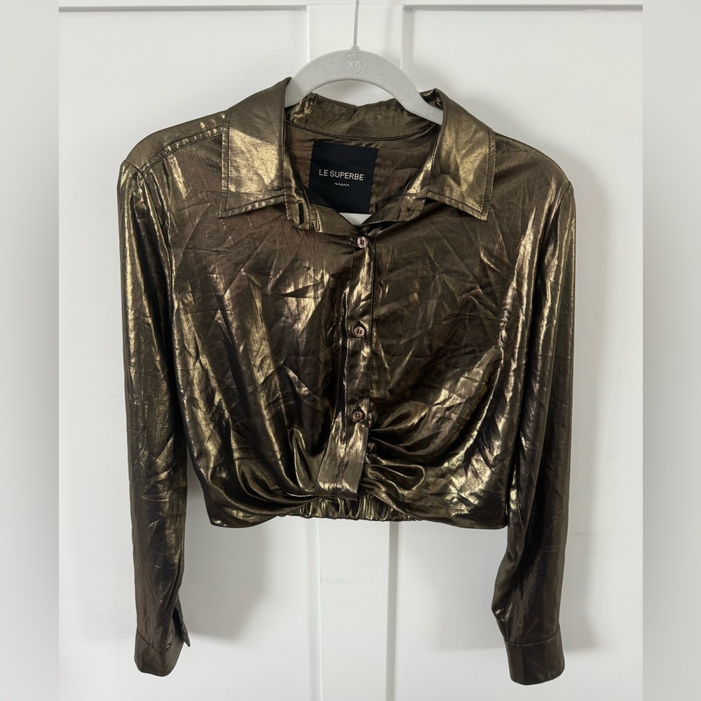 Le Superbe Metalic Button Front Cropped Top